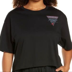 Nike Flight Logo Graphic Tee
JORDAN